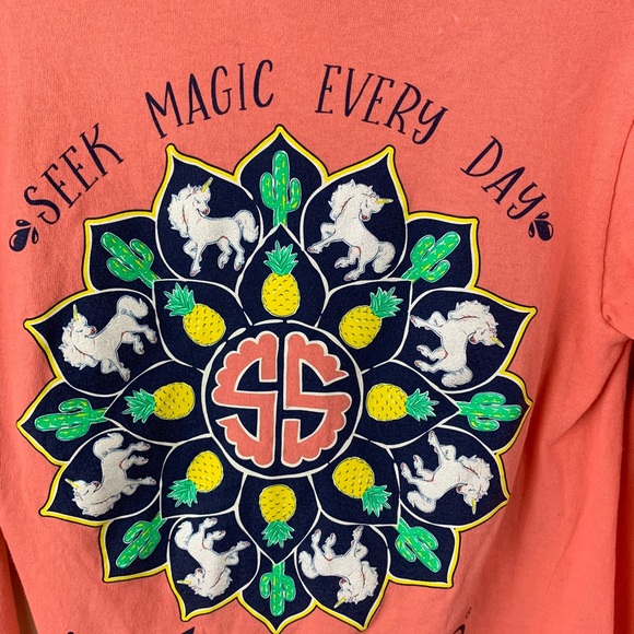 [SOLD]Simply Southern Seek Magic Everyday T Shirt - Picture 5 of 8